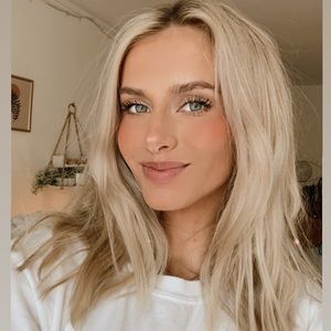 Meet your Posher, Caroline